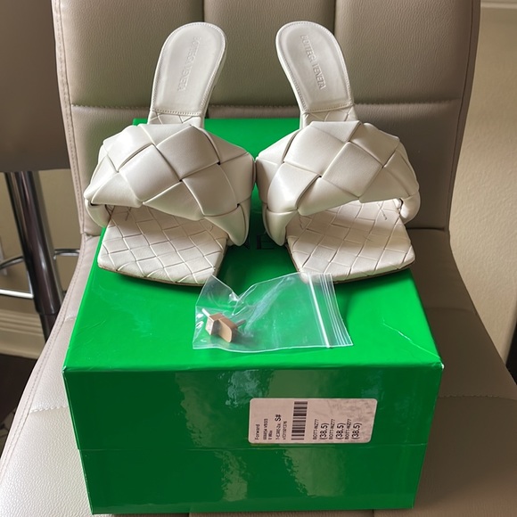 Bottega Veneta sandals size 38.5 beautiful off white color - Picture 3 of 6